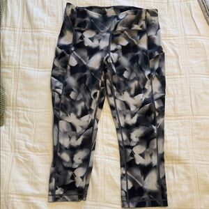 Abstract Black and White Leggings lululemon